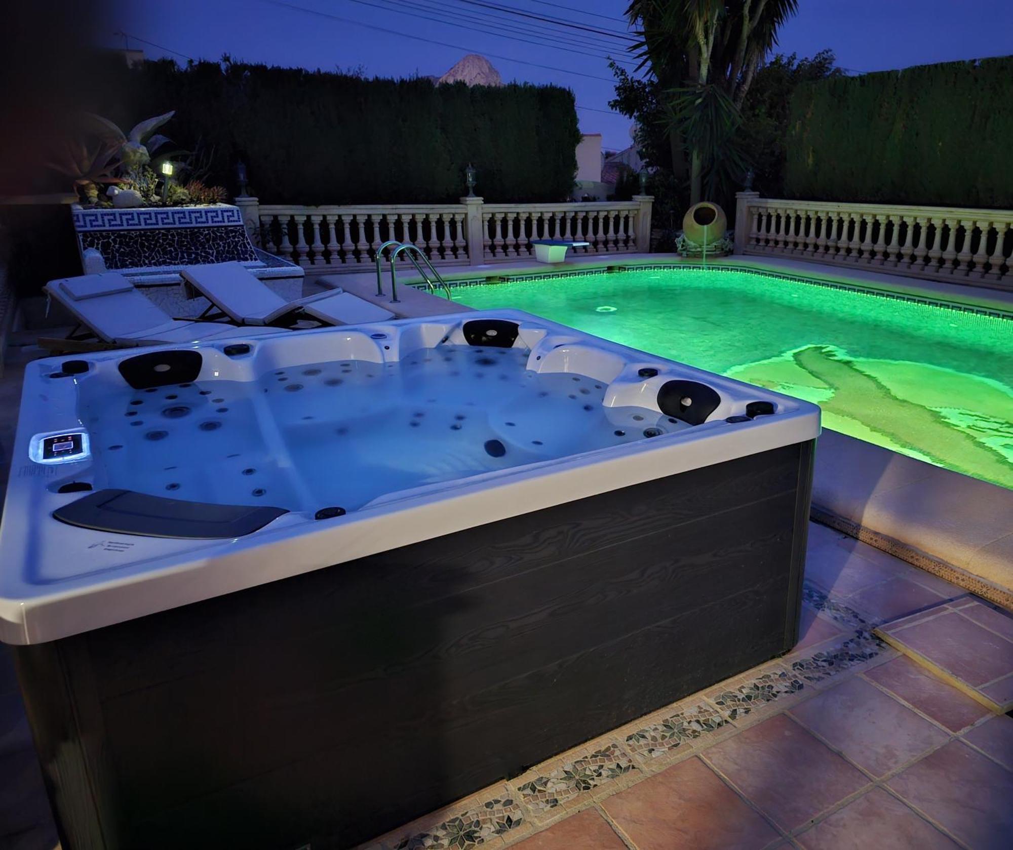 Luxury Villa - Pool, Hot Tub, Aircon, Tvs, Home Cinema, Office, Gbit Internet, Sports Equipment Calpe Exteriör bild