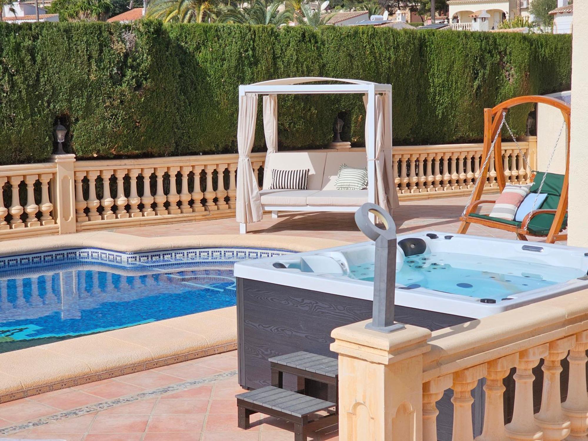 Luxury Villa - Pool, Hot Tub, Aircon, Tvs, Home Cinema, Office, Gbit Internet, Sports Equipment Calpe Exteriör bild