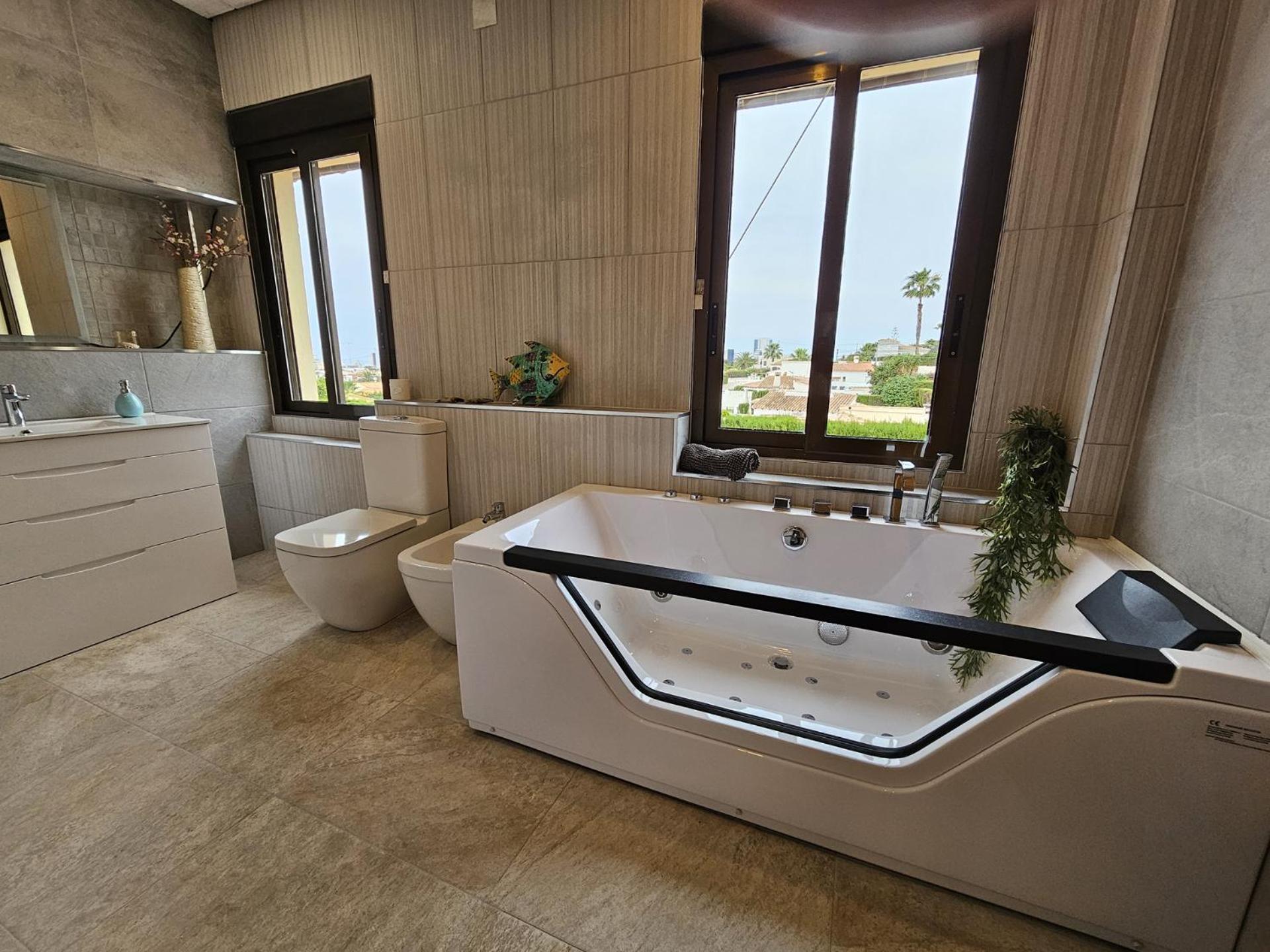 Luxury Villa - Pool, Hot Tub, Aircon, Tvs, Home Cinema, Office, Gbit Internet, Sports Equipment Calpe Exteriör bild